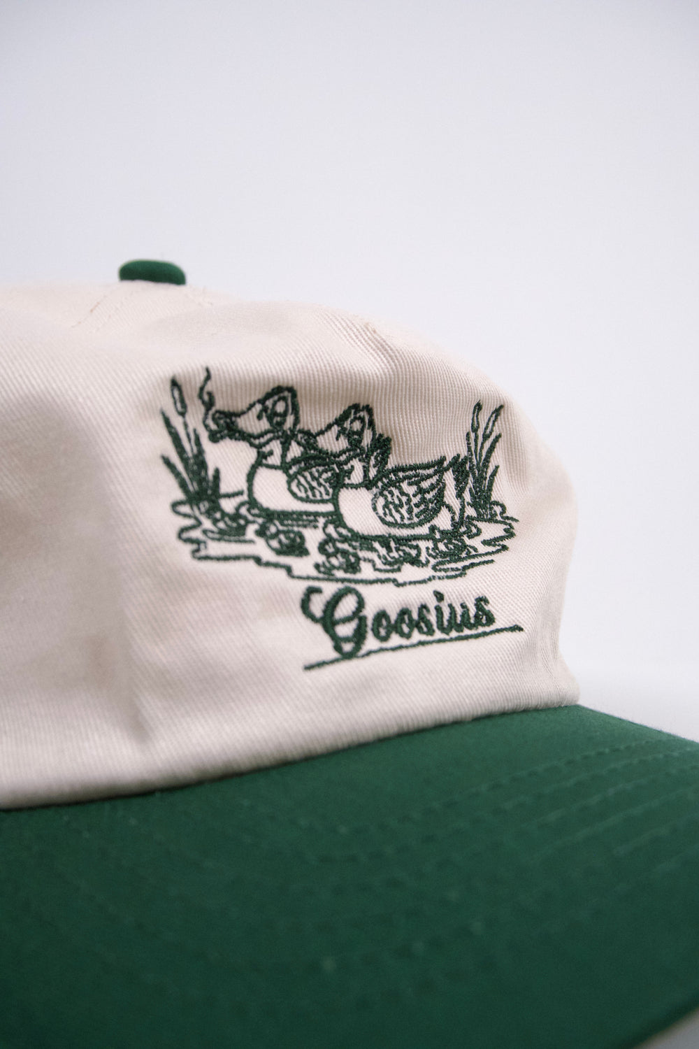 Cap Dad Hat Goosius, casquette bicolore visière verte – vue 3